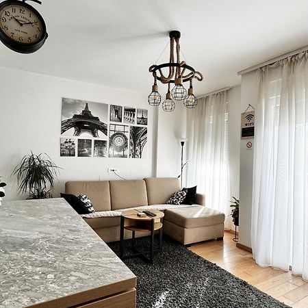 Delete 5 - Zemunske Kapije Appartement Belgrado Buitenkant foto