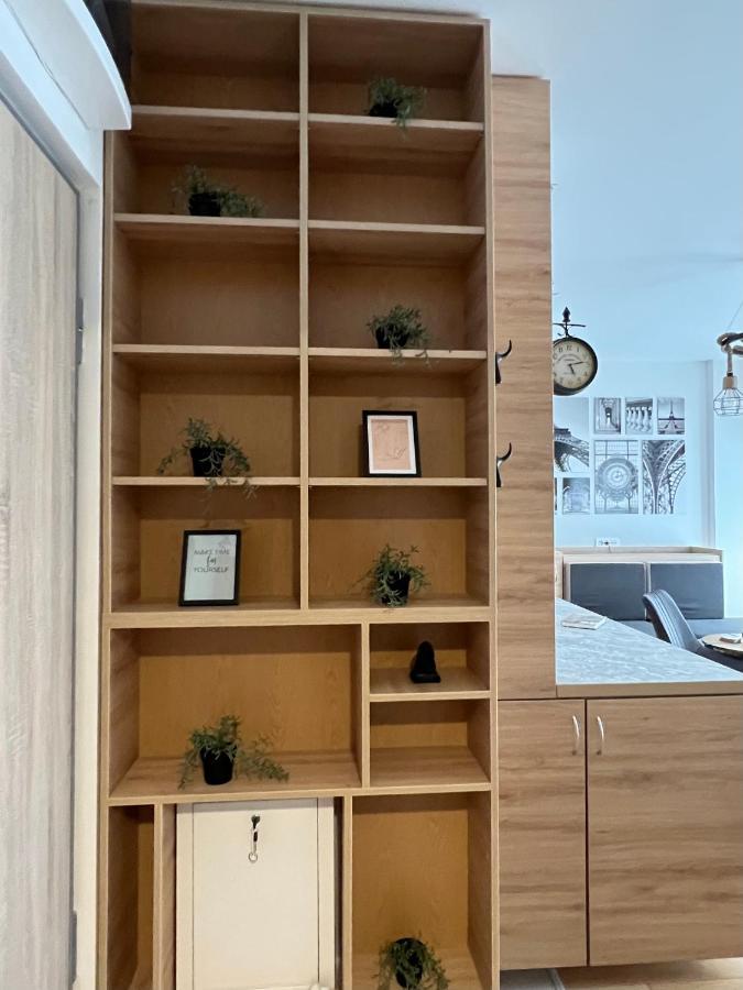 Delete 5 - Zemunske Kapije Appartement Belgrado Buitenkant foto