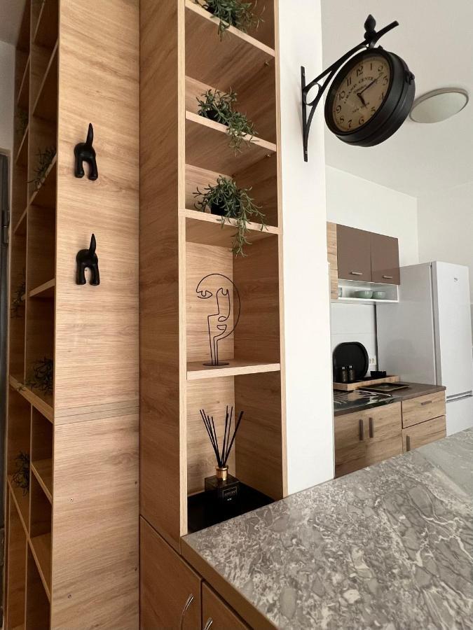 Delete 5 - Zemunske Kapije Appartement Belgrado Buitenkant foto