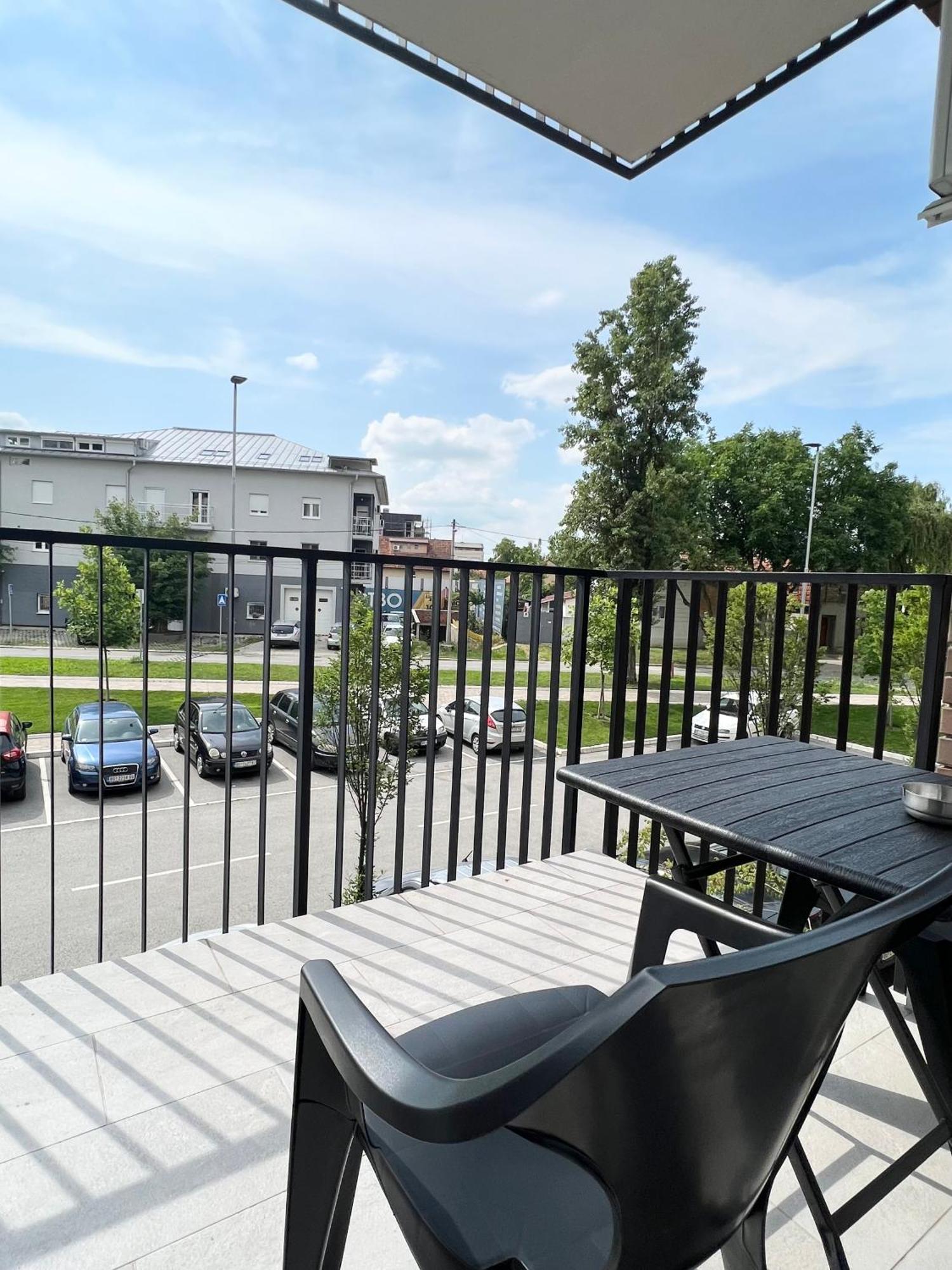 Delete 5 - Zemunske Kapije Appartement Belgrado Buitenkant foto