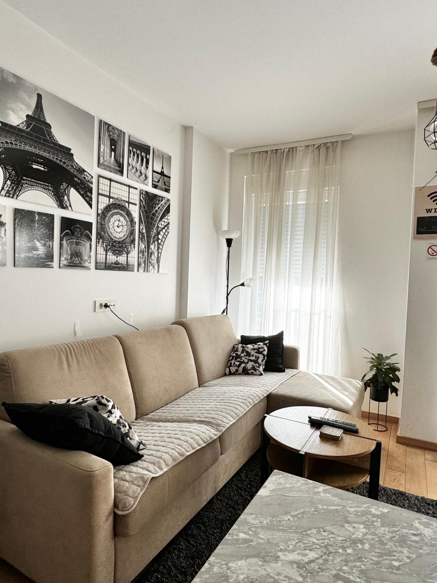 Delete 5 - Zemunske Kapije Appartement Belgrado Buitenkant foto